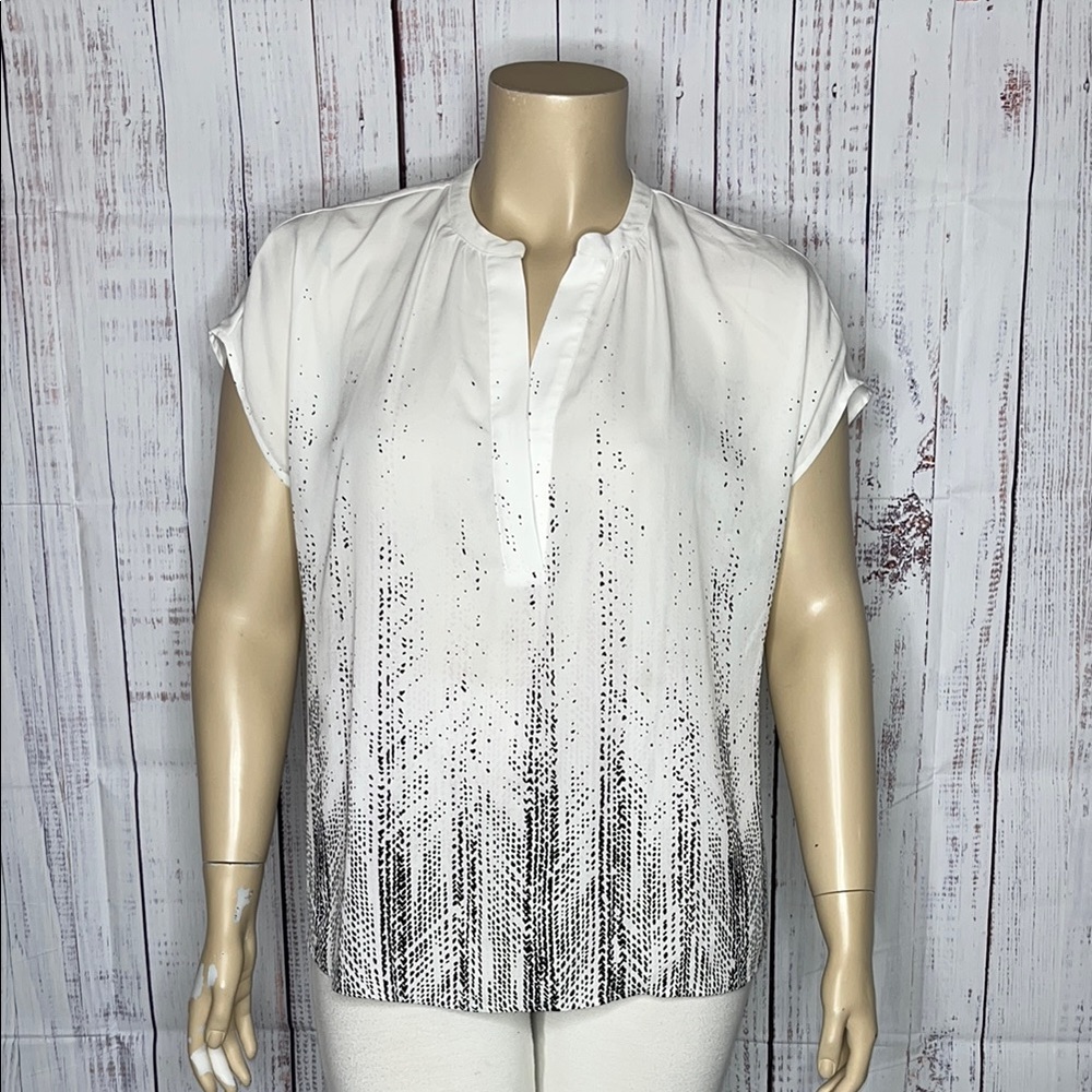 Apt. 9 Size XL White - Black & Lilac Purple Polka Dot Henley Blouse Top - Picture 1 of 4